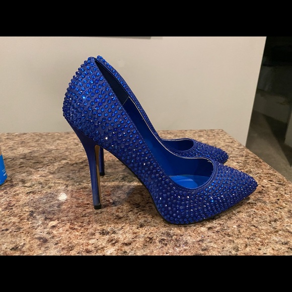 Blue rhinestone shoes size 9 only tried on inside never worn! - Picture 2 of 4